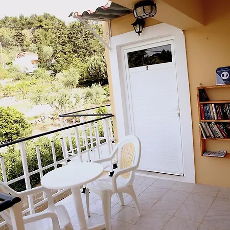 Kappatos & Apartman *