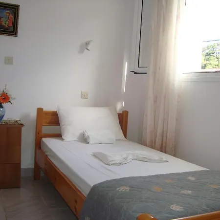 卡帕托斯一室公寓及公寓酒店 *